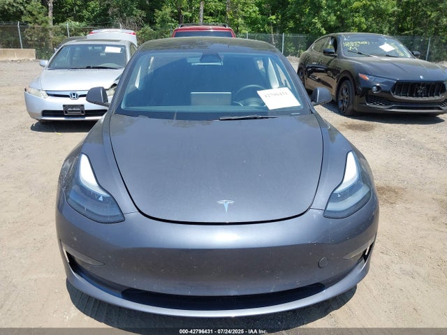 5YJ3E1EB8NF184207 Tesla MODEL 3