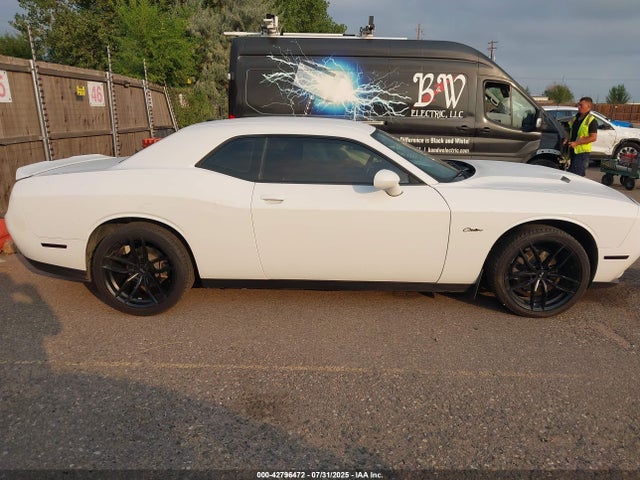 2C3CDZAG9KH668643 Dodge Challenger