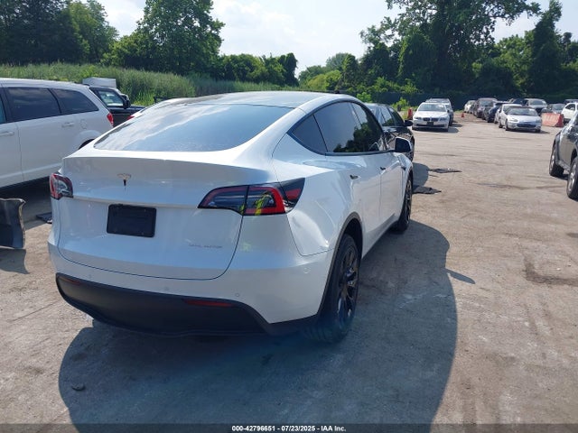 2021 TESLA MODEL Y 5YJYGDEE3MF087815 Photo 3