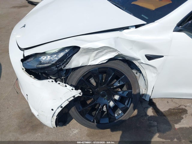 2021 TESLA MODEL Y 5YJYGDEE3MF087815 Photo 5