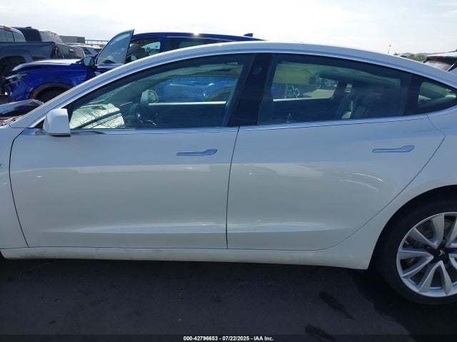 5YJ3E1EB5LF651242 Tesla MODEL 3