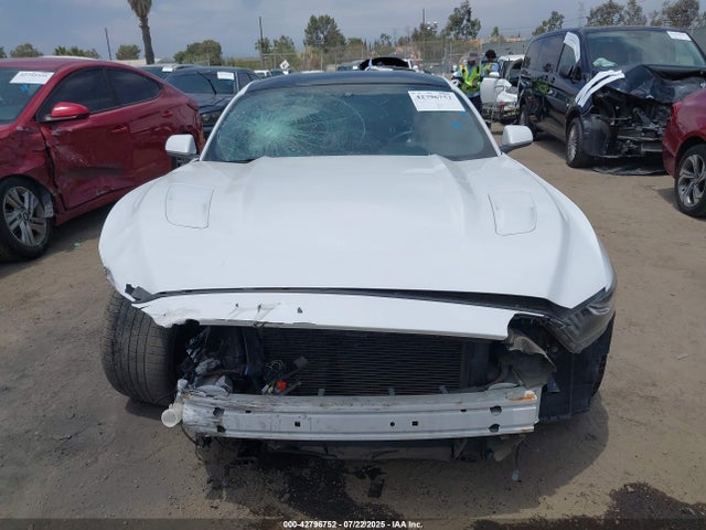 Ford 5.0l 4v premium fuel 2017 1FA6P8CF9H5272894 Image 13