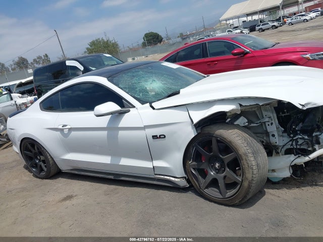 Ford 5.0l 4v premium fuel 2017 1FA6P8CF9H5272894 Image 14