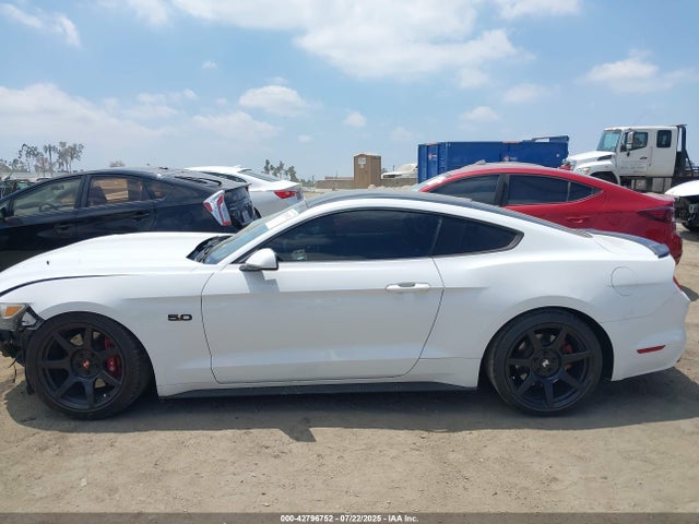Ford 5.0l 4v premium fuel 2017 1FA6P8CF9H5272894 Image 15