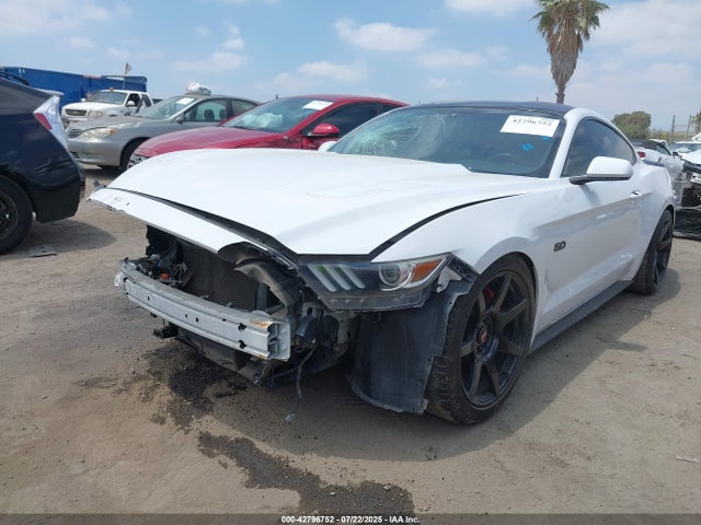 Ford 5.0l 4v premium fuel 2017 1FA6P8CF9H5272894 Image 2