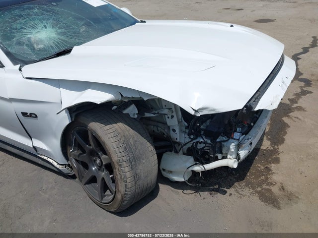 Ford 5.0l 4v premium fuel 2017 1FA6P8CF9H5272894 Image 6