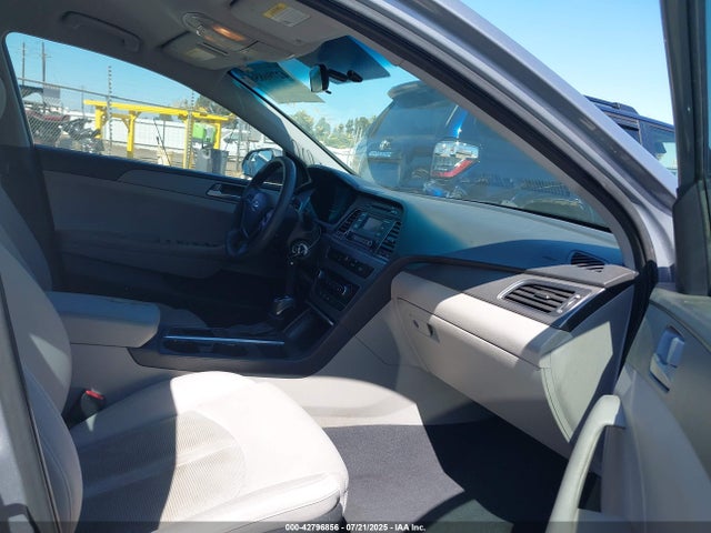 5NPE24AF0HH500135 Hyundai 2017