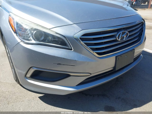 5NPE24AF0HH500135 Hyundai 2017