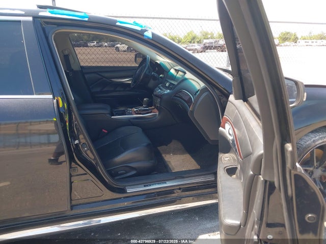 JN1BY1PR1FM831457 Infiniti 2015