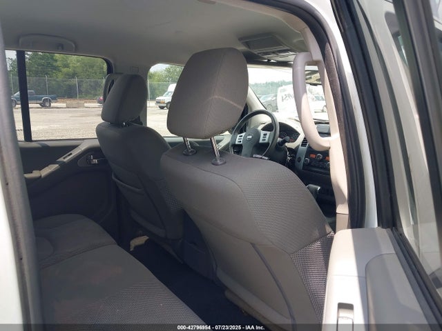 Nissan 2019 2019 1N6DD0EV7KN720408 Image 8