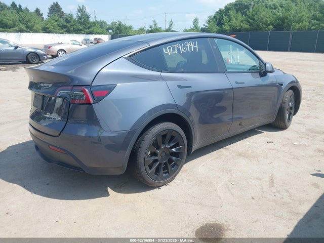 2023 TESLA MODEL Y 7SAYGDEE5PF800902 Photo 3