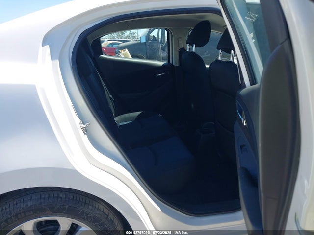 3MYDLBZV0GY111118 Scion p5v