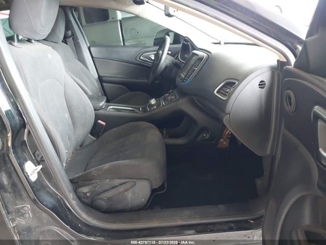 1C3CCCAB3GN116607 Chrysler 200