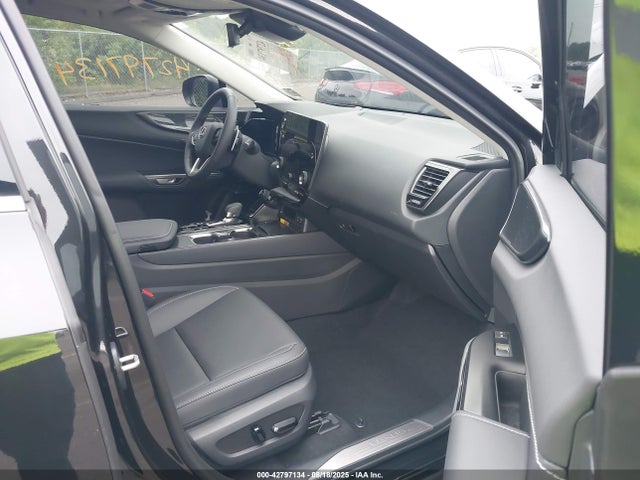 2T2GKCEZ8SC051624 Lexus a25a-fxs