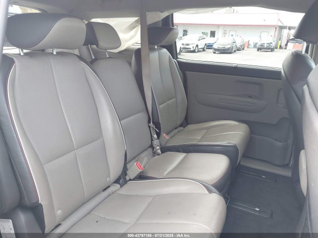 KNDMB5C17H6248817 KIA Sedona