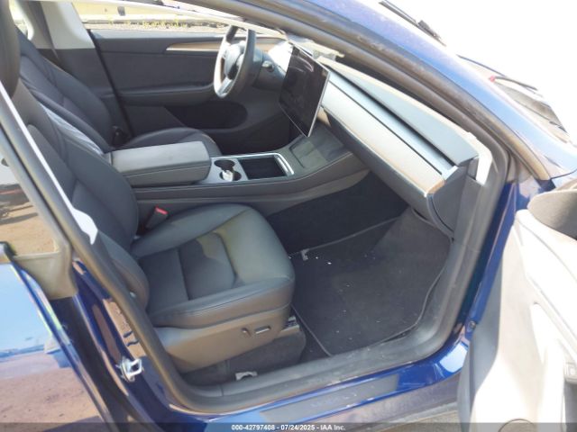 2023 TESLA MODEL Y 7SAYGDEE7PA172208 Photo 4
