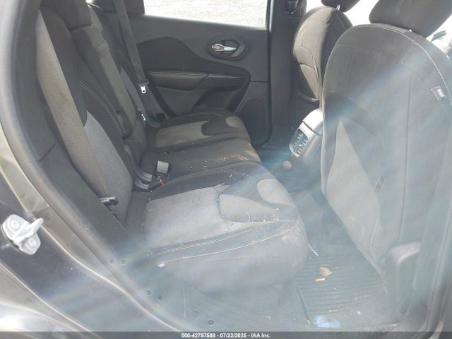 1C4PJLAB5GW302534 Jeep Cherokee