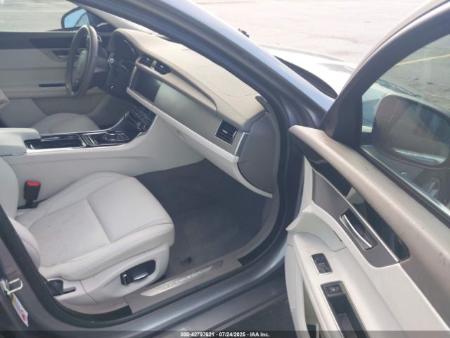 2020 JAGUAR XF SAJBD4FX6LCY85818 Photo 4