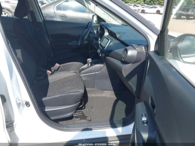 2022 NISSAN KICKS 3N1CP5BV3NL507308 Photo 4