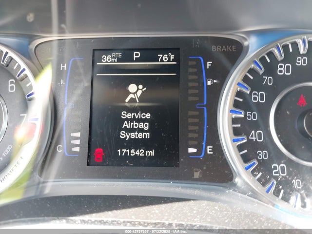 1C3CCCFBXFN563927 Chrysler 2015