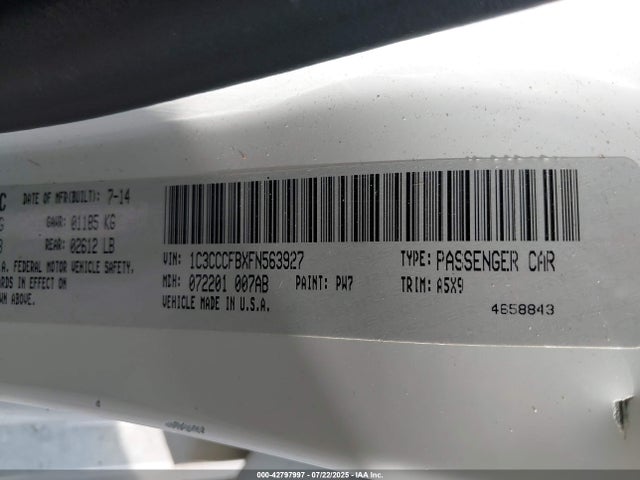 1C3CCCFBXFN563927 Chrysler 2015