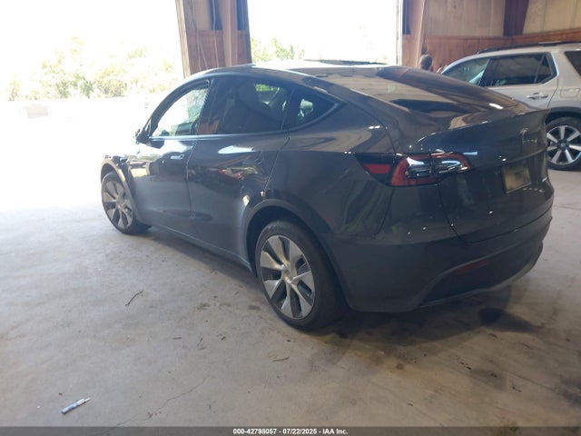2023 TESLA MODEL Y 7SAYGDEE8PF639557 Photo 2