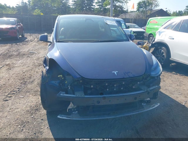 7SAYGDEF4NF539414 Tesla Model Y