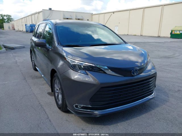 2024 TOYOTA SIENNA 5TDJRKEC1RS204762