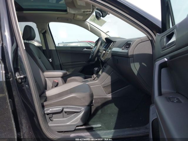 2021 VOLKSWAGEN TIGUAN 3VV3B7AX7MM043668 Photo 4
