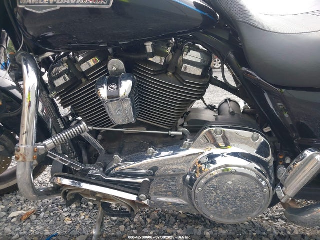 2021 HARLEY-DAVIDSON FLHX 1HD1KBC17MB643033 Photo 8