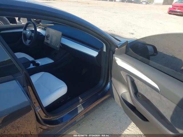2022 TESLA MODEL 3 5YJ3E1EB1NF154191 Photo 4