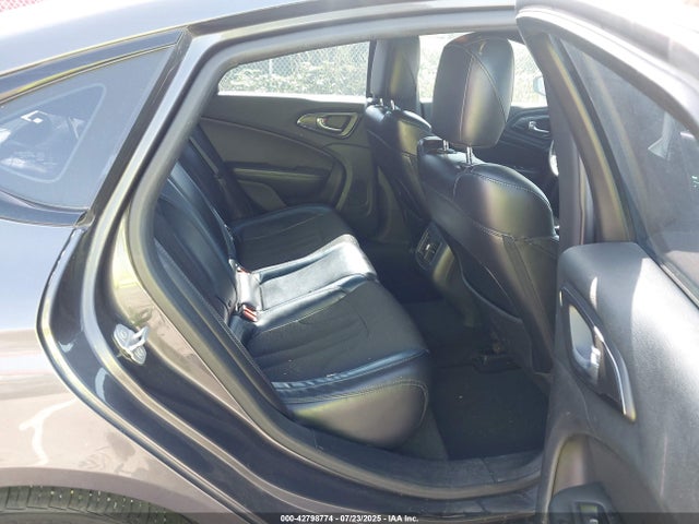 1C3CCCDG2FN610365 Chrysler 200