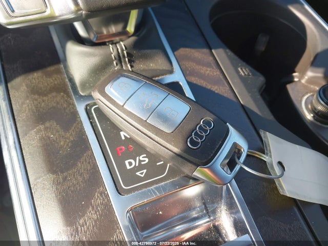2019 AUDI A7 WAUV2AF25KN084530 Photo 10