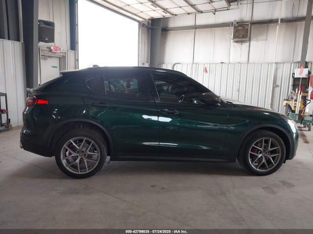 Alfa Romeo Stelvio 2018 ZASFAKNN8J7C02835 Image 13
