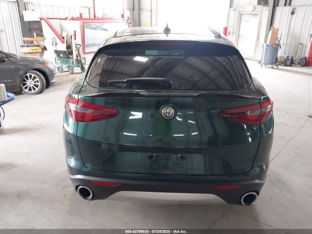 Alfa Romeo Stelvio 2018 ZASFAKNN8J7C02835 Image 16