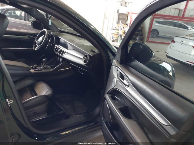 Alfa Romeo Stelvio 2018 ZASFAKNN8J7C02835 Image 5