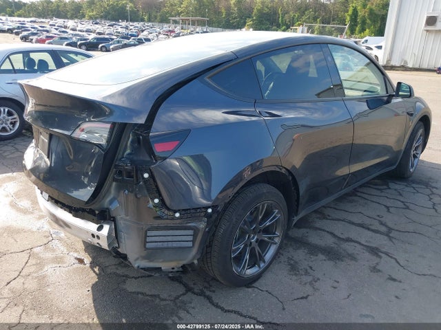 2024 TESLA MODEL Y 7SAYGDED6RF206264 Photo 3