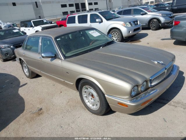 1999 JAGUAR XJ8 SAJKD6047XC867859 Photo 0
