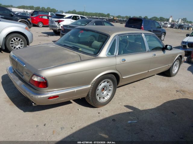 1999 JAGUAR XJ8 SAJKD6047XC867859 Photo 3