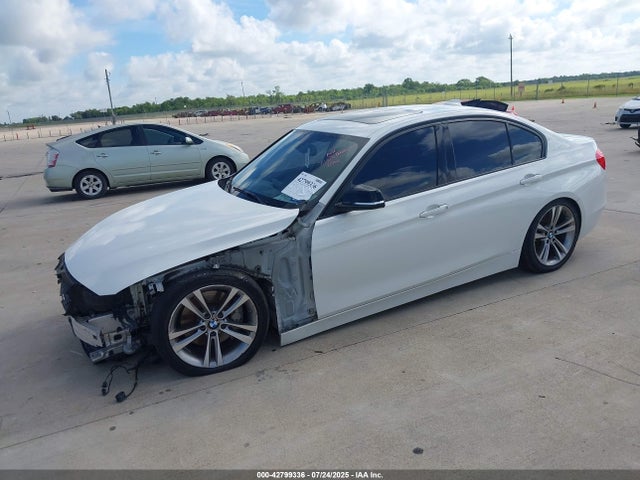 BMW 335i 2014 WBA3A9C52EF479349 Image 2
