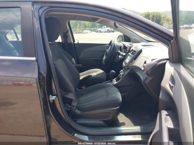 2015 CHEVROLET SONIC 1G1JC5SB8F4123031 Photo 4