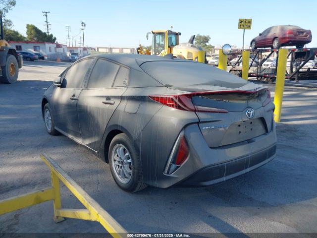 2021 TOYOTA PRIUS PRIME JTDKAMFP1M3195662 Photo 2