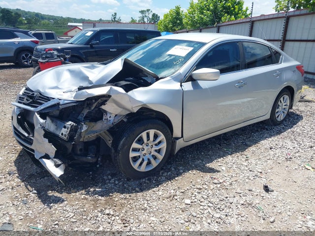 1N4AL3AP2GN392992 Nissan 2016