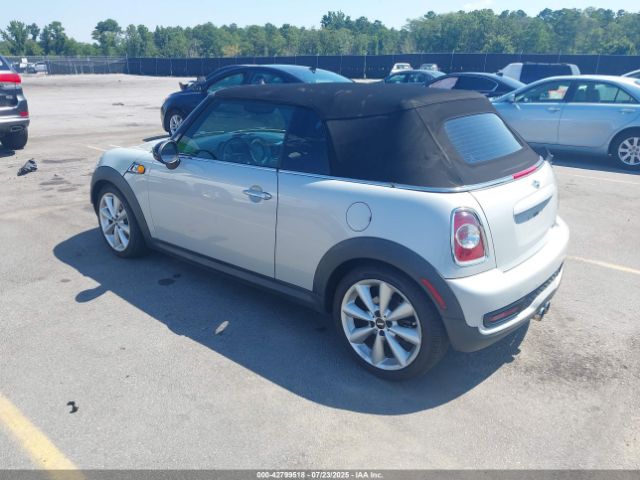 2014 MINI CONVERTIBLE WMWZP3C58ET298621 Photo 2