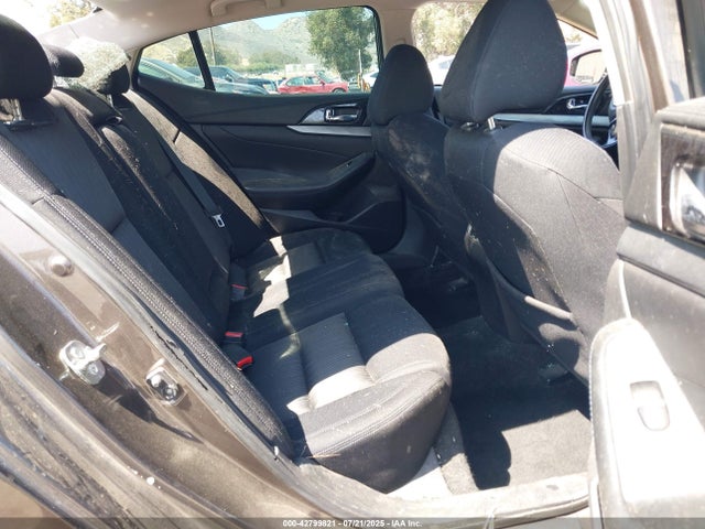 1N4AA6AP2GC388749 Nissan Maxima