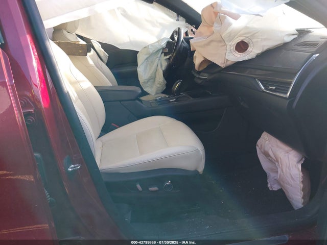 2019 CADILLAC XT4 1GYFZFR43KF180206 Photo 4