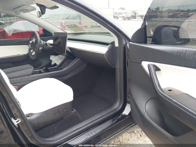 Tesla 2020 2020 5YJYGDEE2LF027796 Image 5