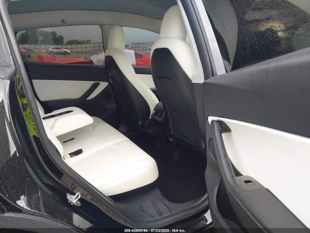 Tesla 2020 2020 5YJYGDEE2LF027796 Image 8