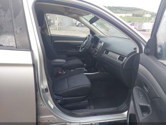 2018 MITSUBISHI OUTLANDER JA4AZ3A30JZ041644 Photo 4