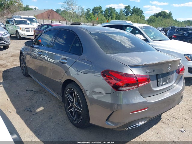Mercedes-Benz m260 2019 WDD3G4FB2KW002279 Image 3